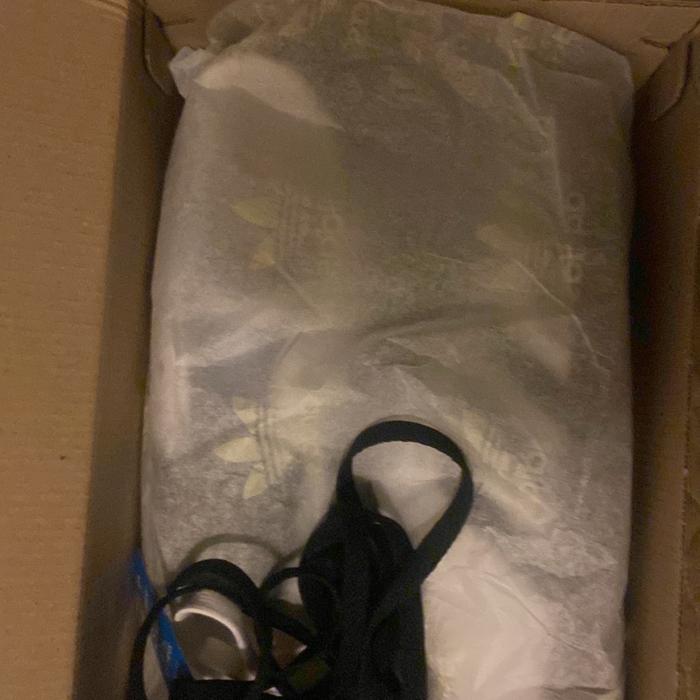 COPY - Adidas Samba OG size 6.5 in women’s 7.0 in men’s